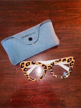 Leopard Print Cat-Eye Reading Glasses with Case